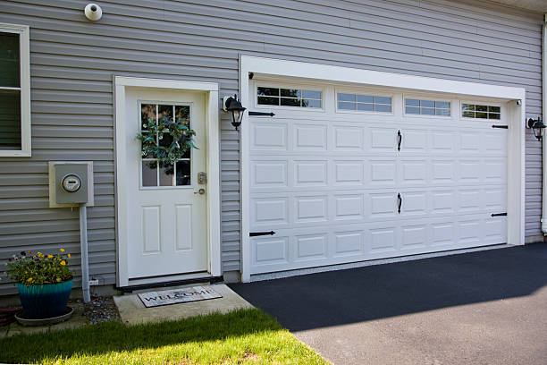 24/7 Emergency Garage Door Panel Replacement experts in Sisseton, SD
